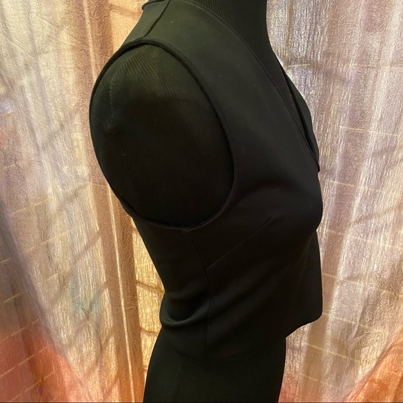 Zara Basics black v neck cropped top - Picture 2 of 4